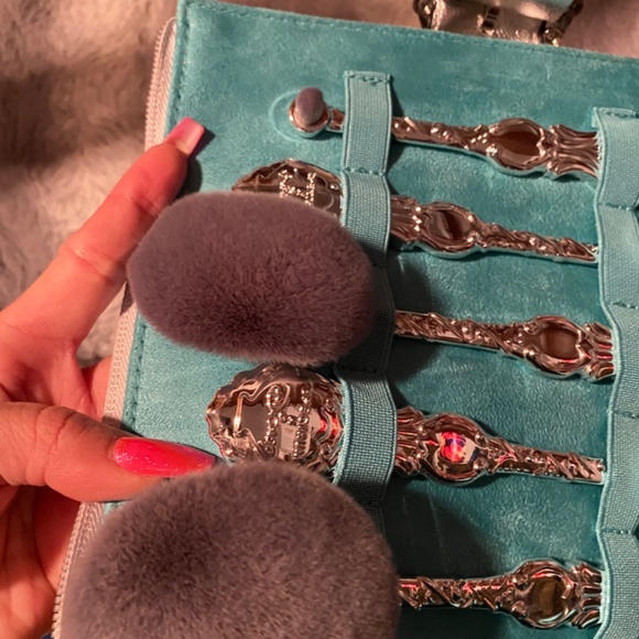 Disney Spectrum Limited Edition Little Mermaid 5 Makeup vegan Brush Set Rare! - Picture 11 of 12
